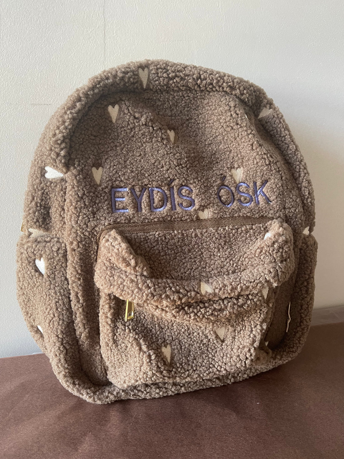 BAKPOKI STÓR - BROWN MEÐ HJÖRTUM