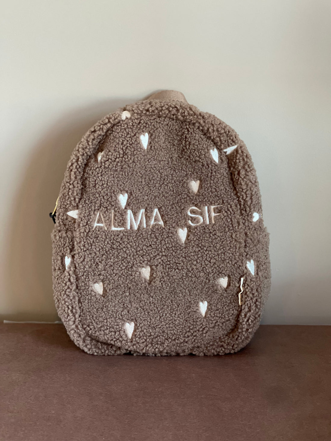 BAKPOKI - BROWN MEÐ HJÖRTUM