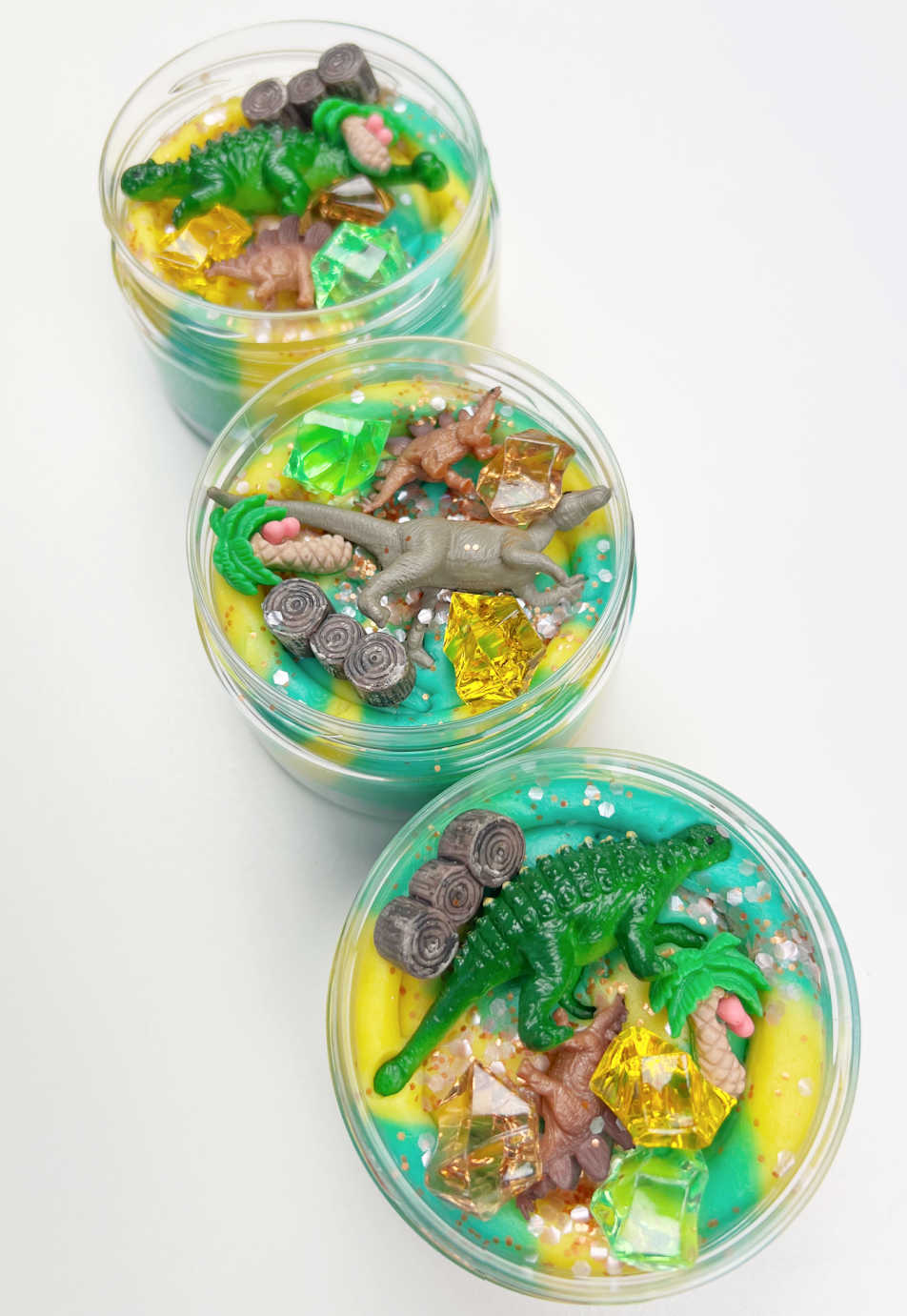 RISAEÐLUR LEIR I SUPRISE POT